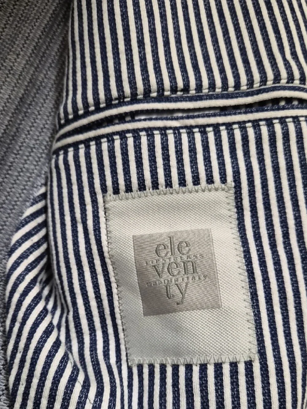 Eleventy Navy and White Striped Seersucker Blazer Size 48